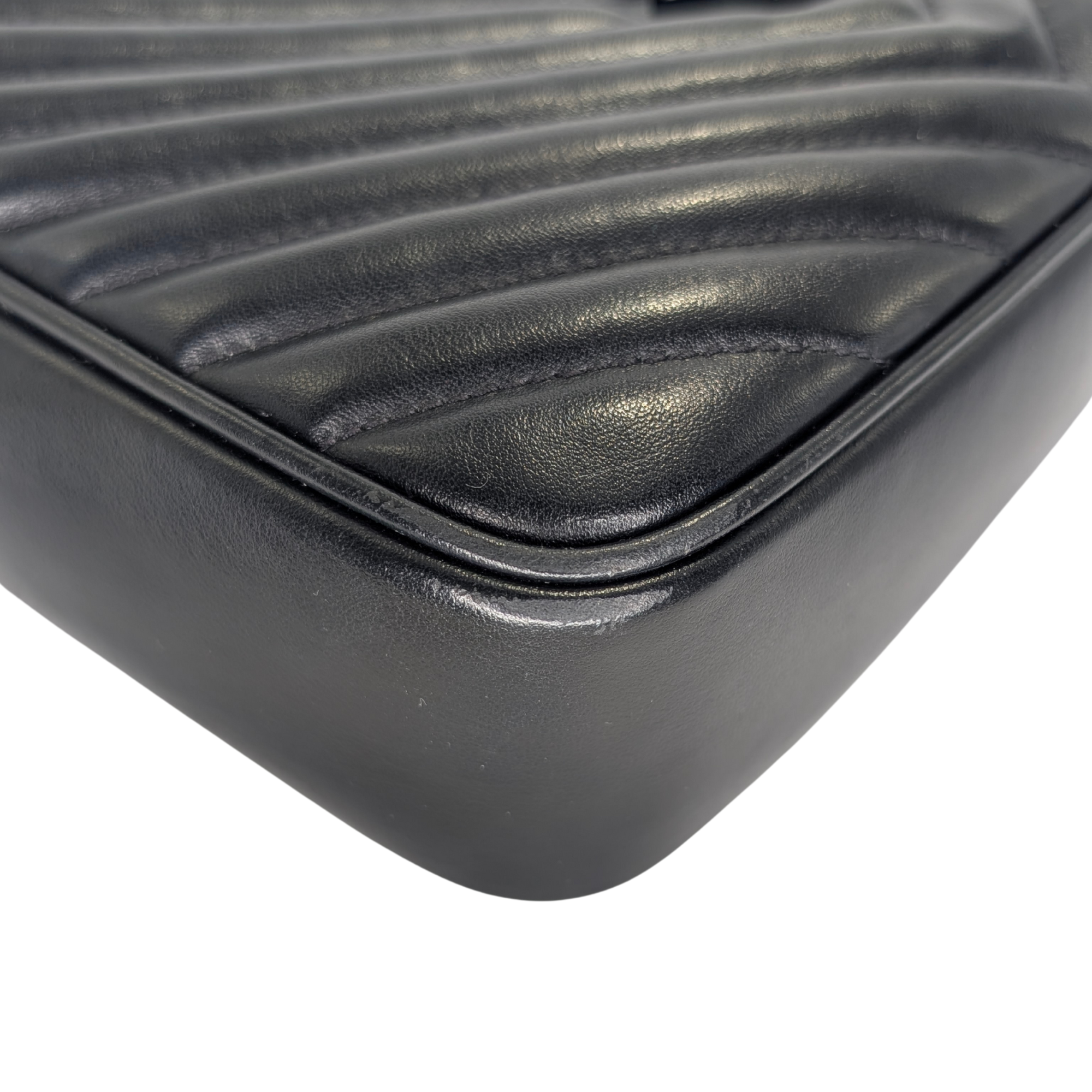 Yves Saint Laurent Loulou Camera Bag Black