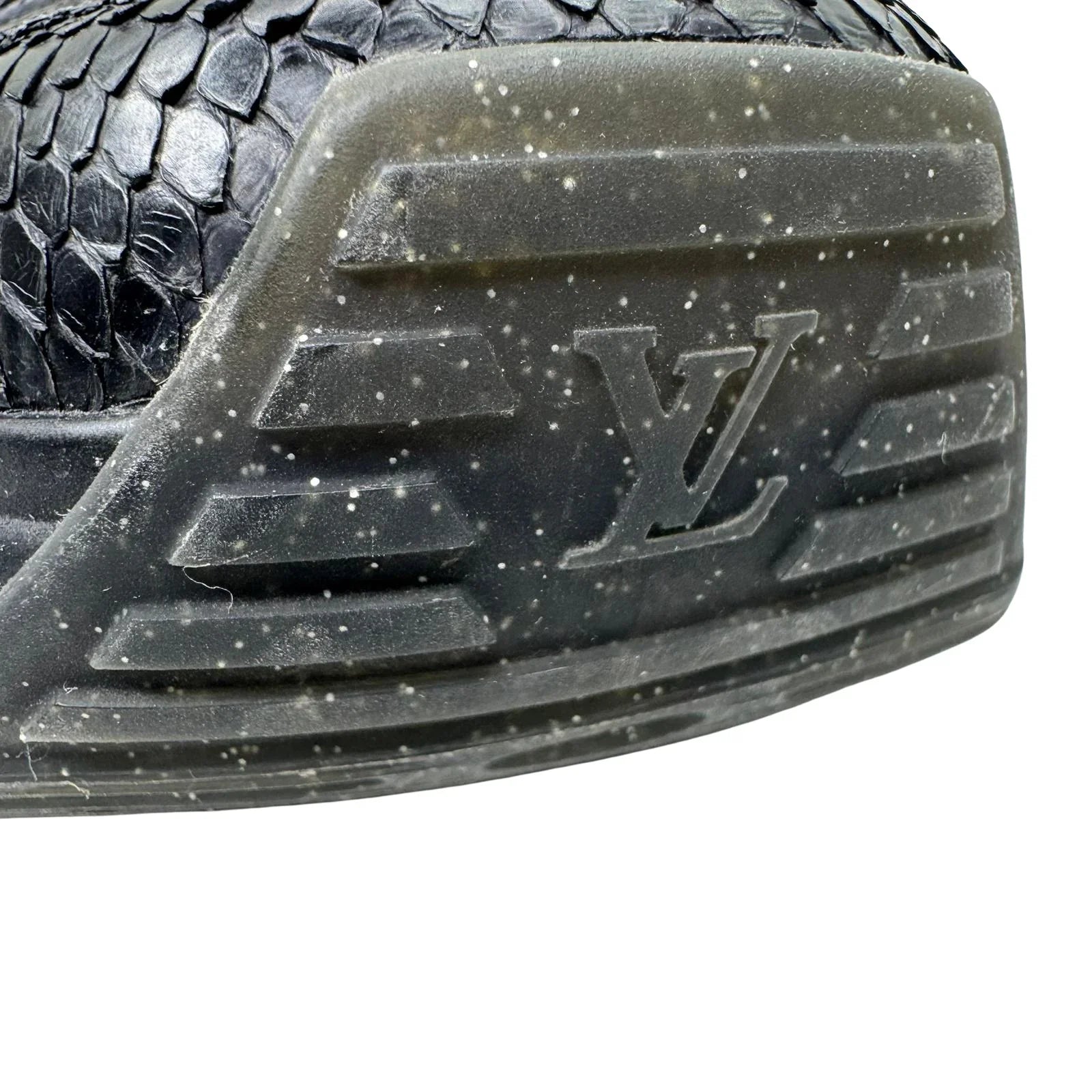 Louis Vuitton Run Away Pulse Sneakers Black - Lost Designer