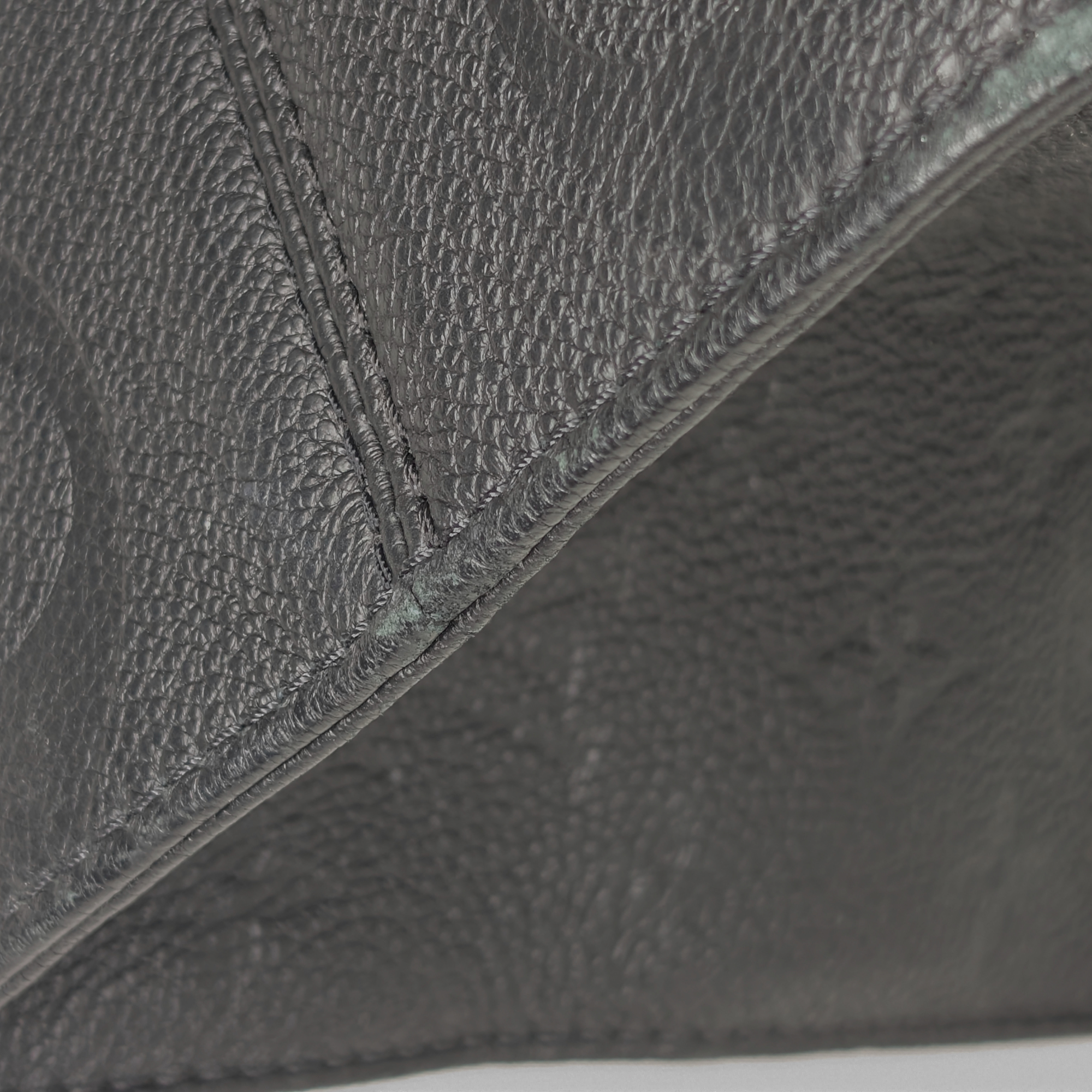 Louis Vuitton Onthego MM Empreinte Leather Black