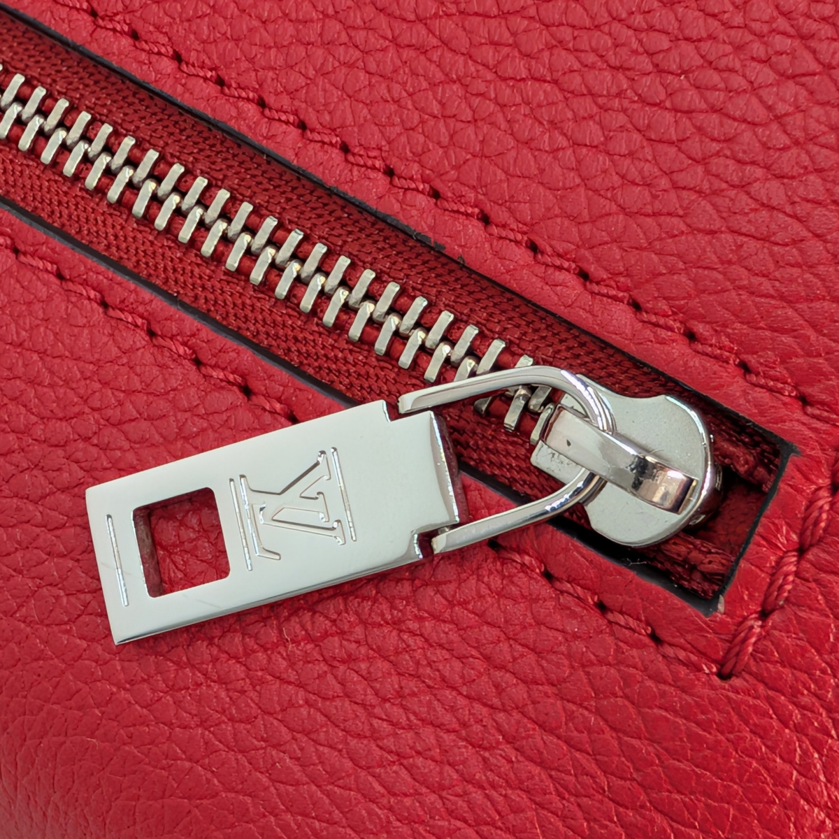 Louis Vuitton MyLockme Lockme BB Red Rubis
