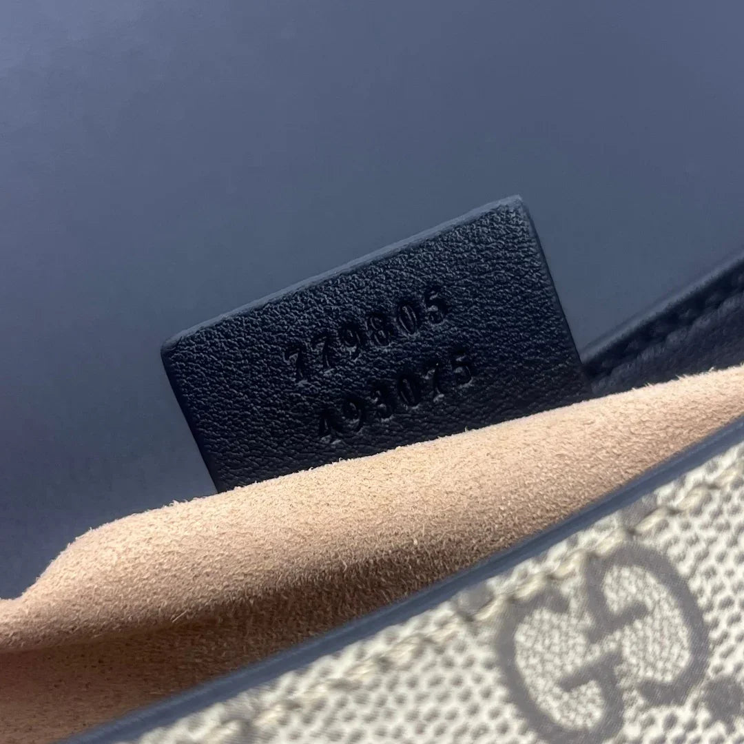 Gucci Padlock Medium GG Supreme Saddle Messenger Bag