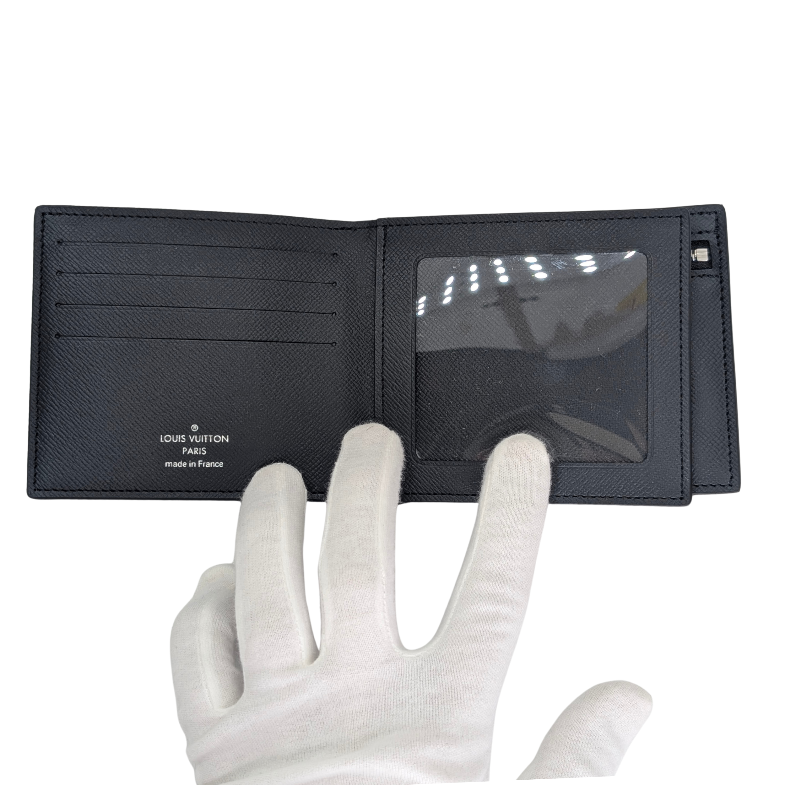 Louis Vuitton Bifold Men's Wallet Leather Black