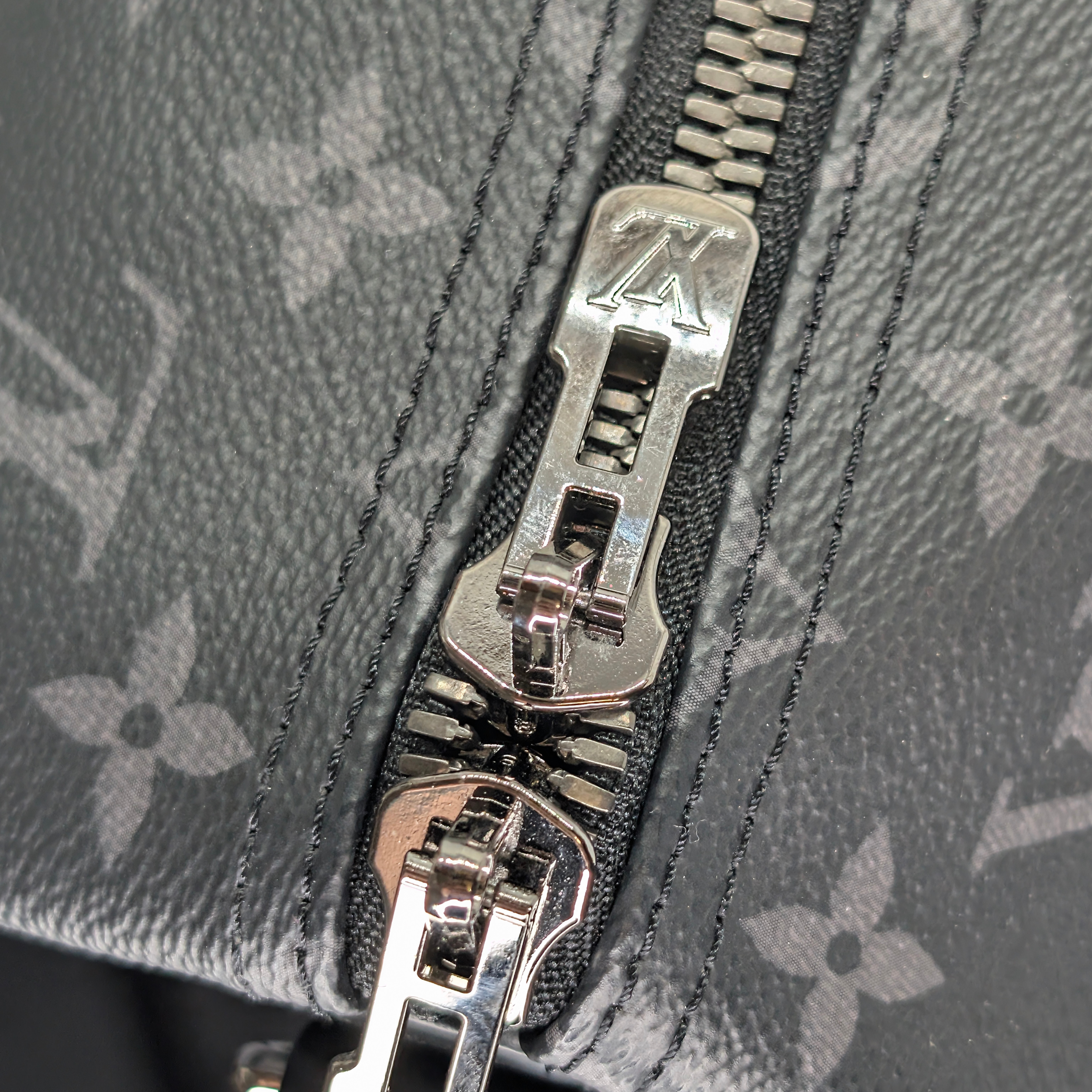 Louis Vuitton Keepall Bandoulière 55 Monogram Eclipse Charcoal Black