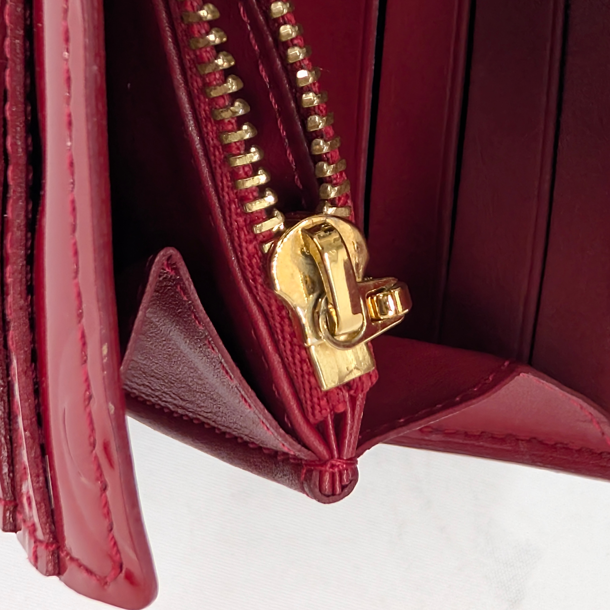 Louis Vuitton Sarah Long Wallet Vernis Leather Patent Red