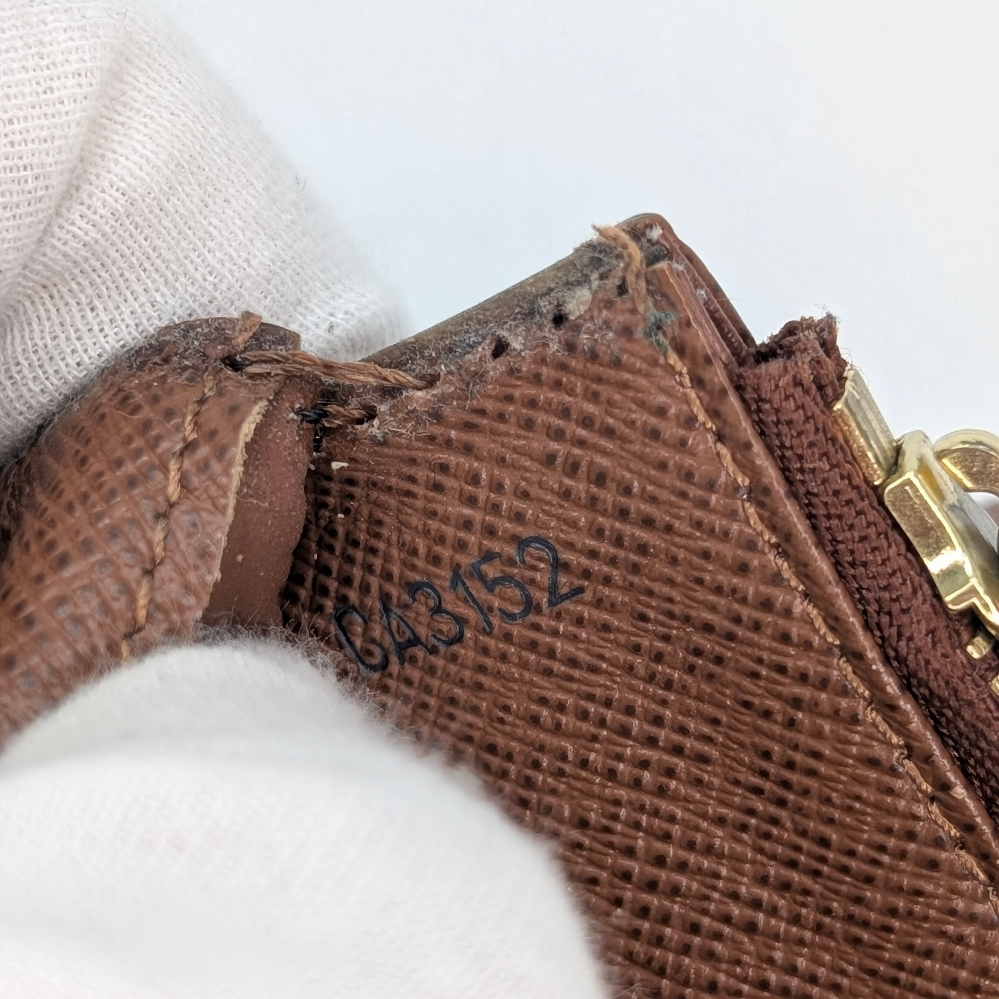 Louis Vuitton Zippy Wallet Monogram Brown