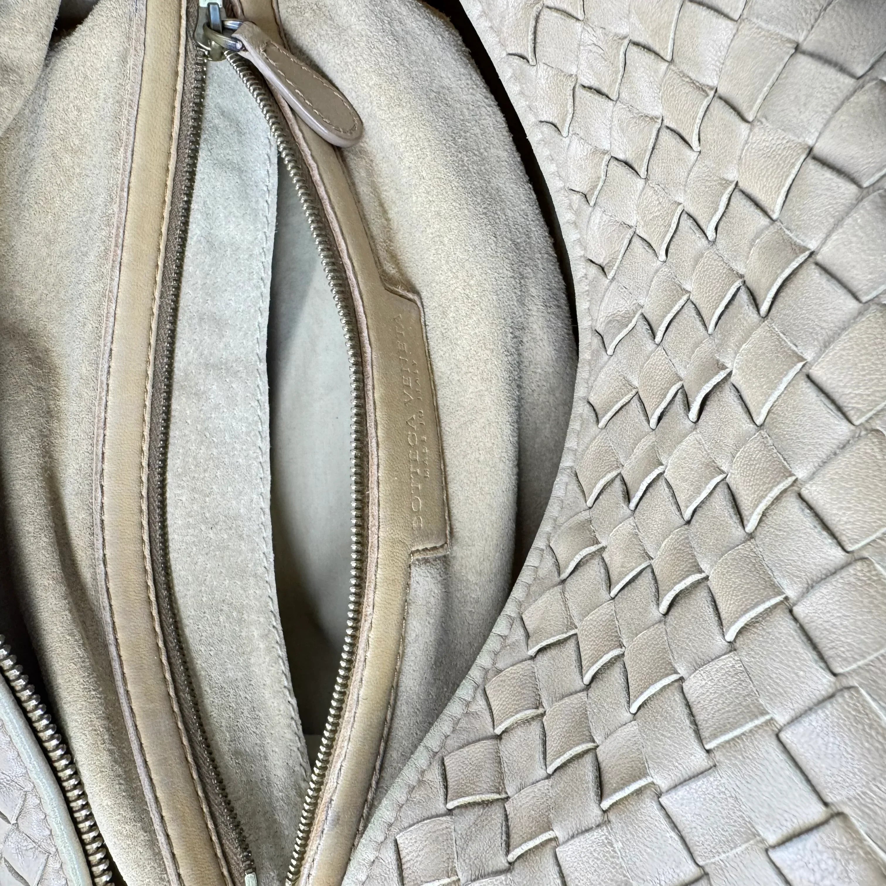 Bottega Veneta Nappa Intrecciato Padlock Montaigne Moutarde Beige Bag