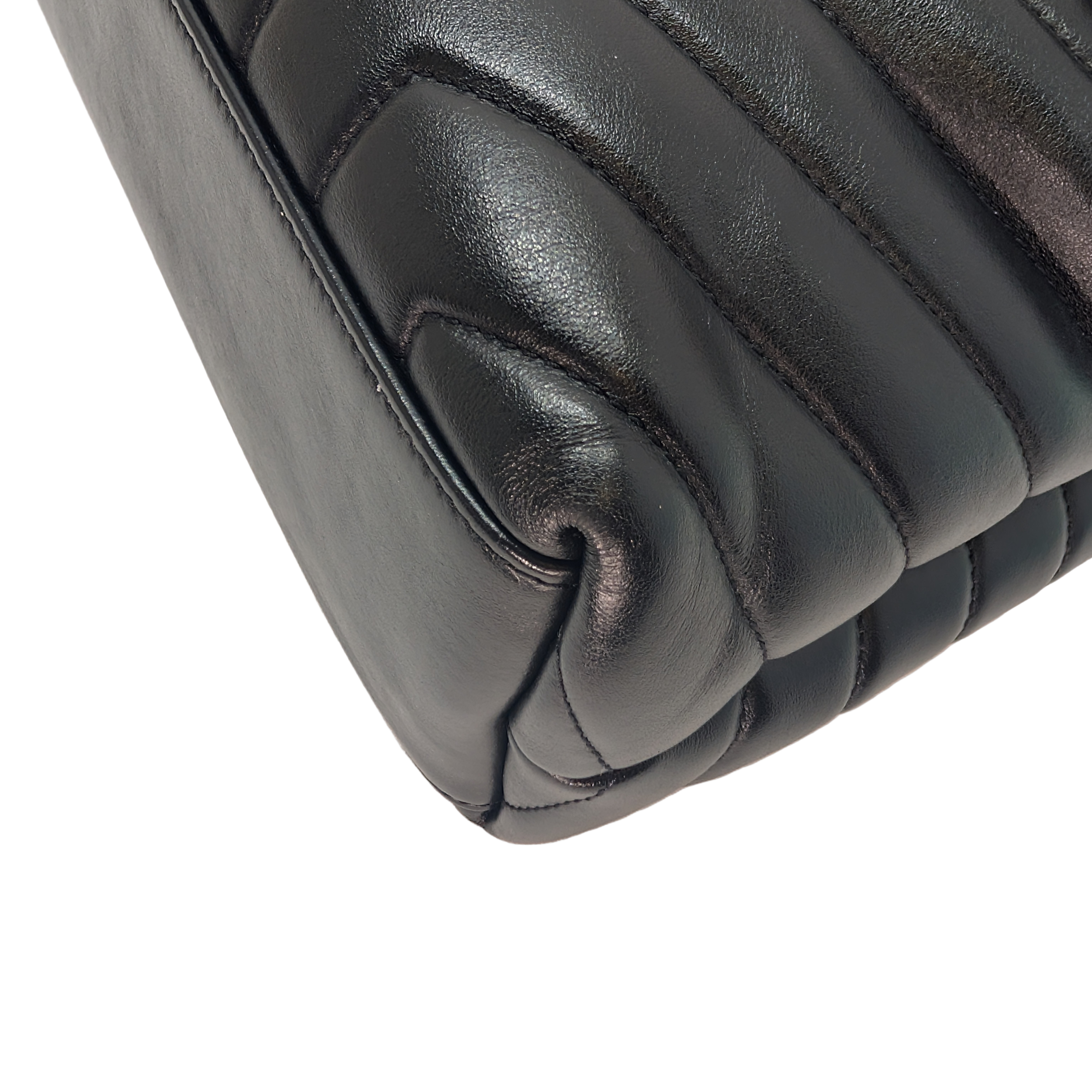 Yves Saint Laurent YSL Loulou Toy Medium Shoulder Bag Black