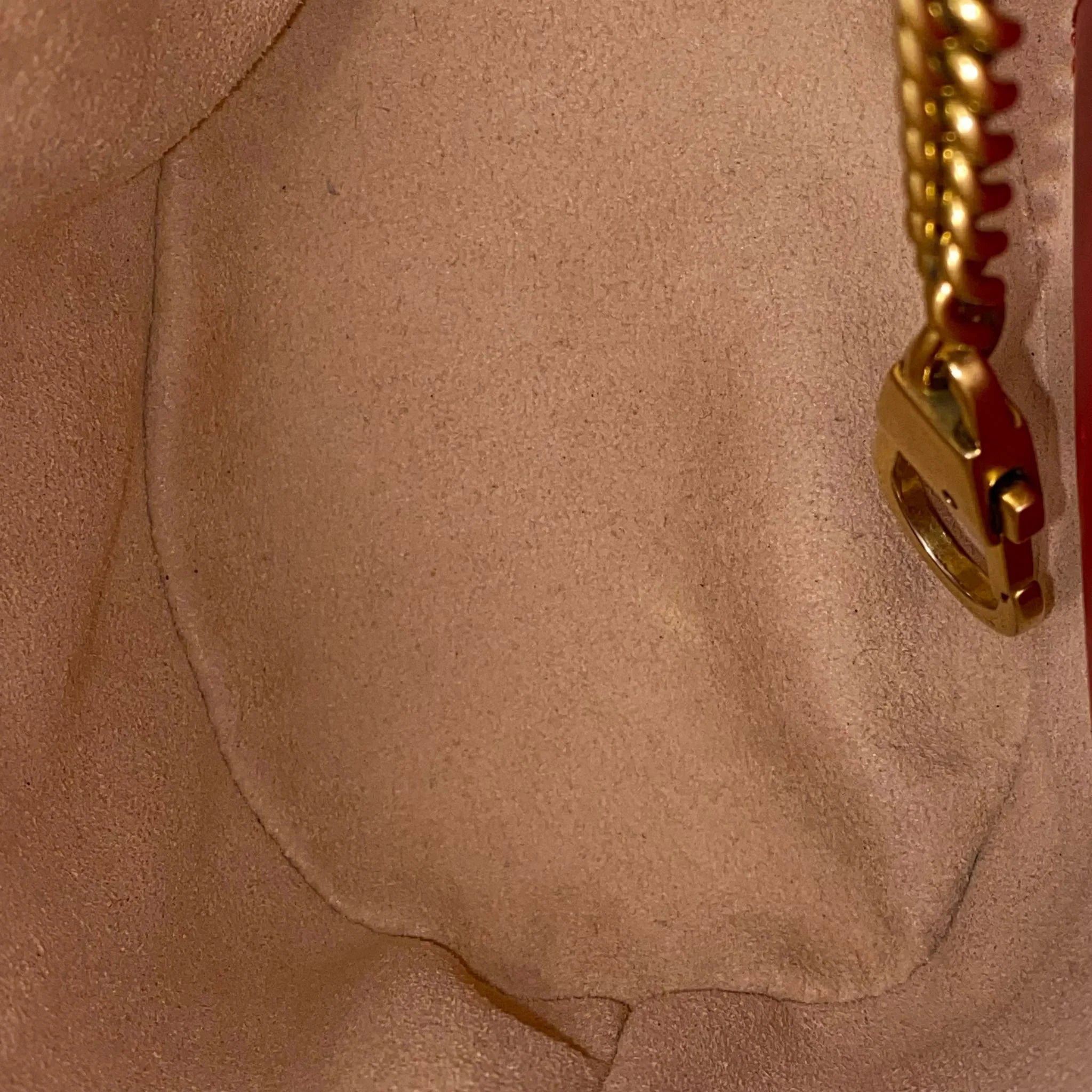 Gucci Calfskin Matelassé Mini GG Marmont Bucket Bag – Hibiscus Red