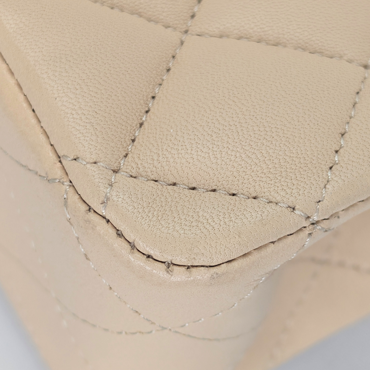 Chanel Double Flap Medium lambskin Bag Beige