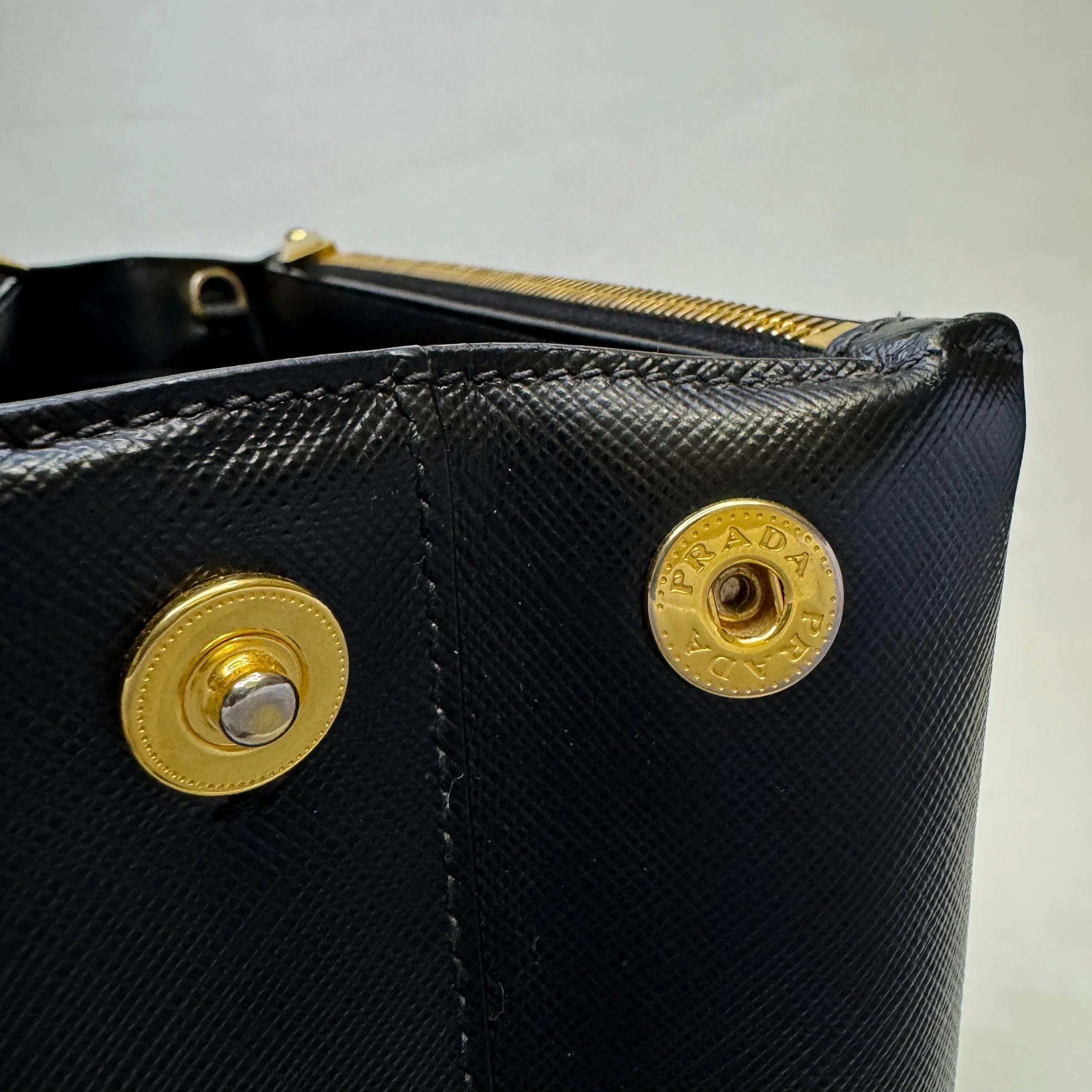 Prada Medium Galleria Saffiano leather bag Black