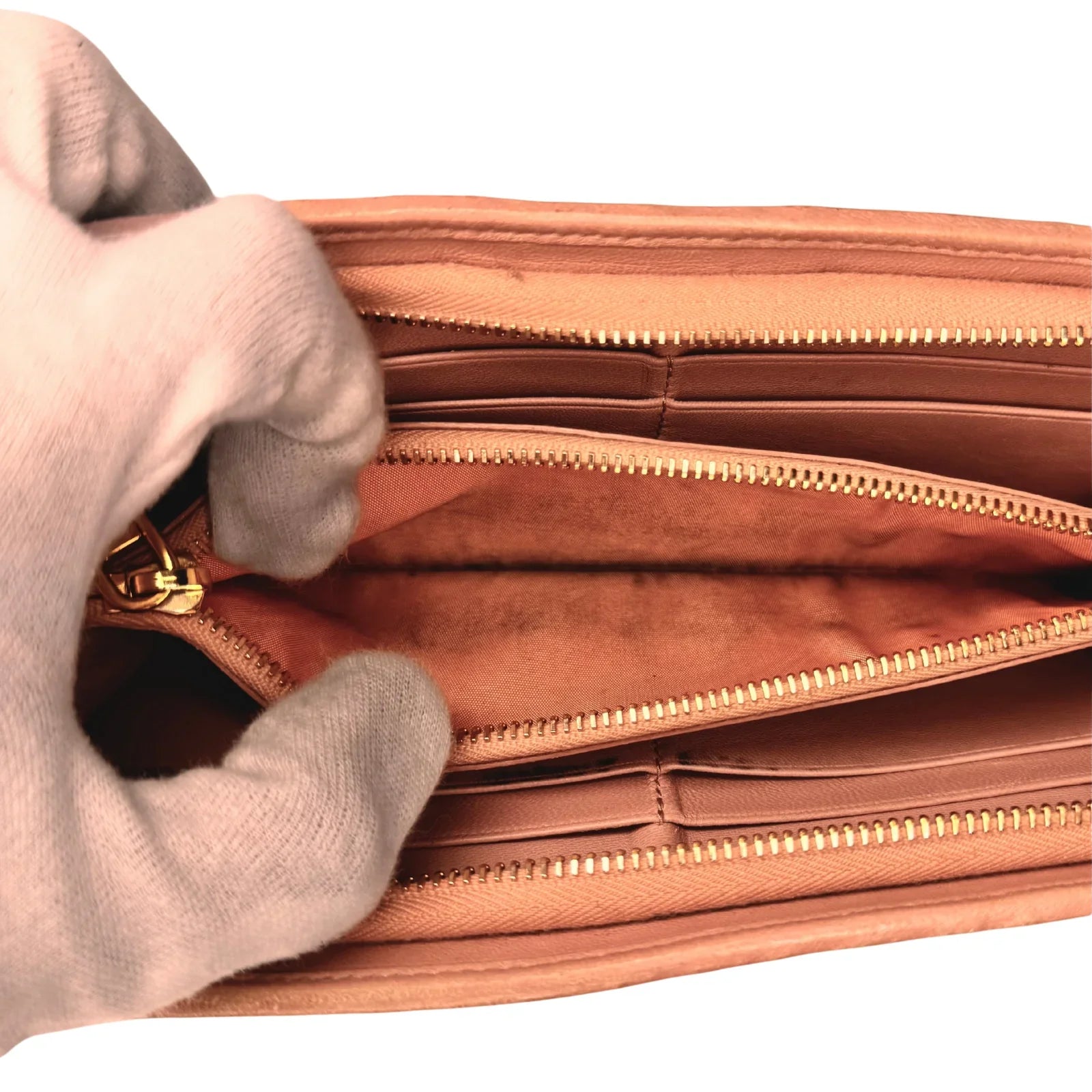 Miu Miu Matelassé Zip Around Wallet – Powdered Pink