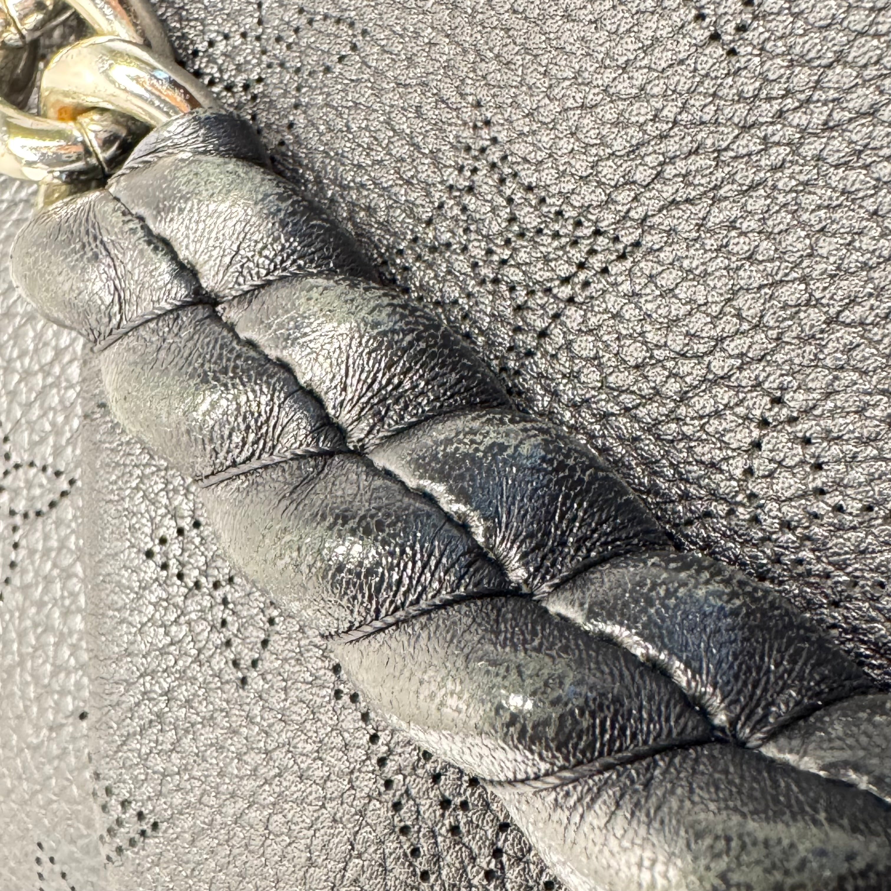 Louis Vuitton Mahina Babylone Chain BB – Black Bag
