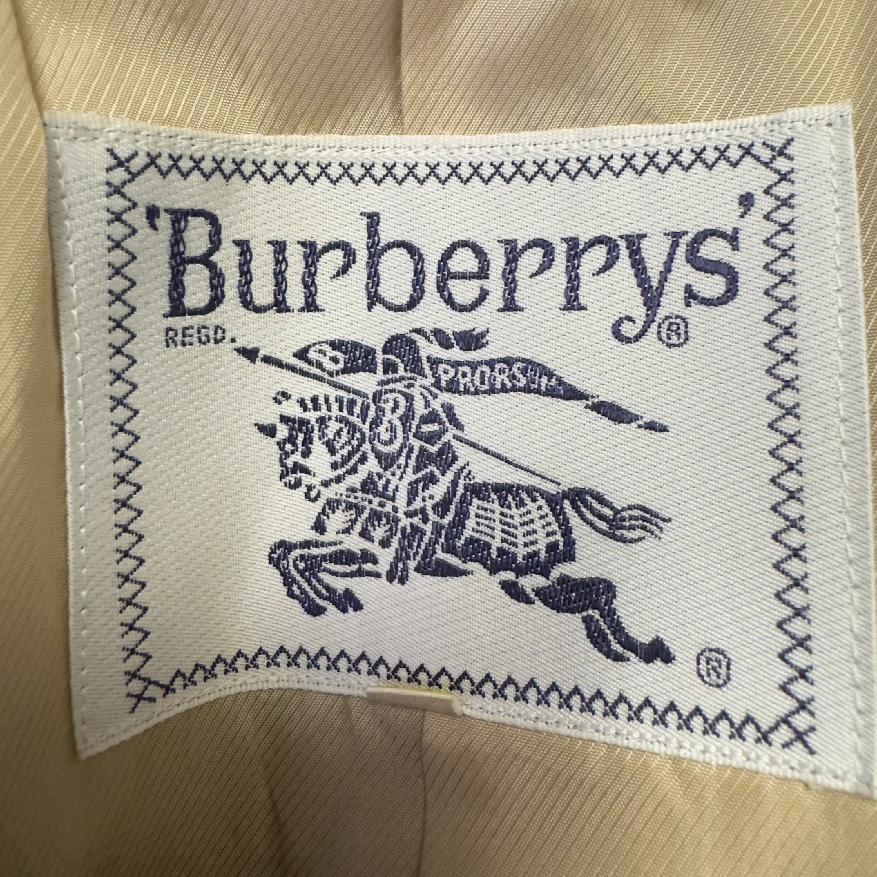 Burberry Coat Wool Beige Medium - Lost Designer