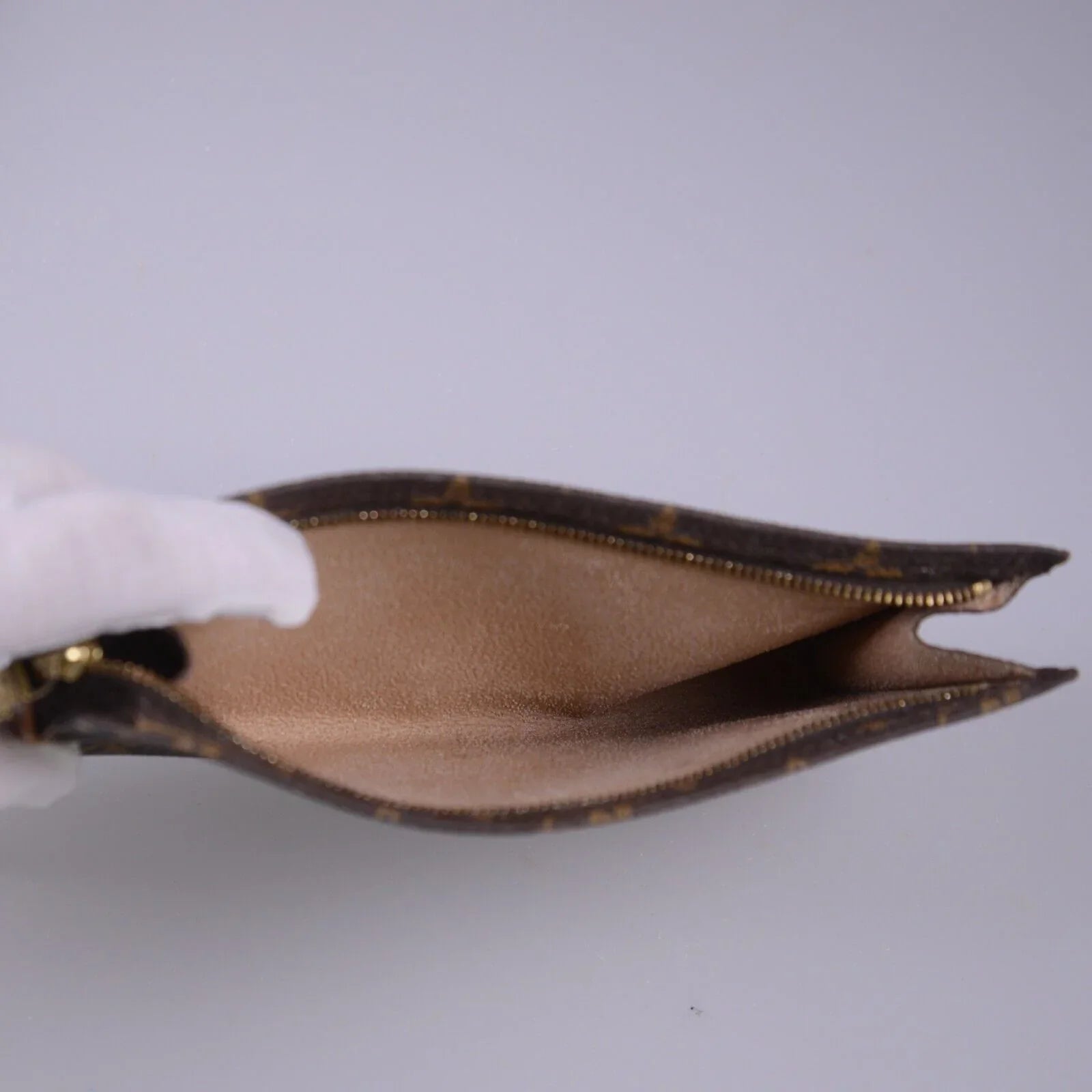 Louis Vuitton Bucket GM Monogram Tote Bag With Pouch