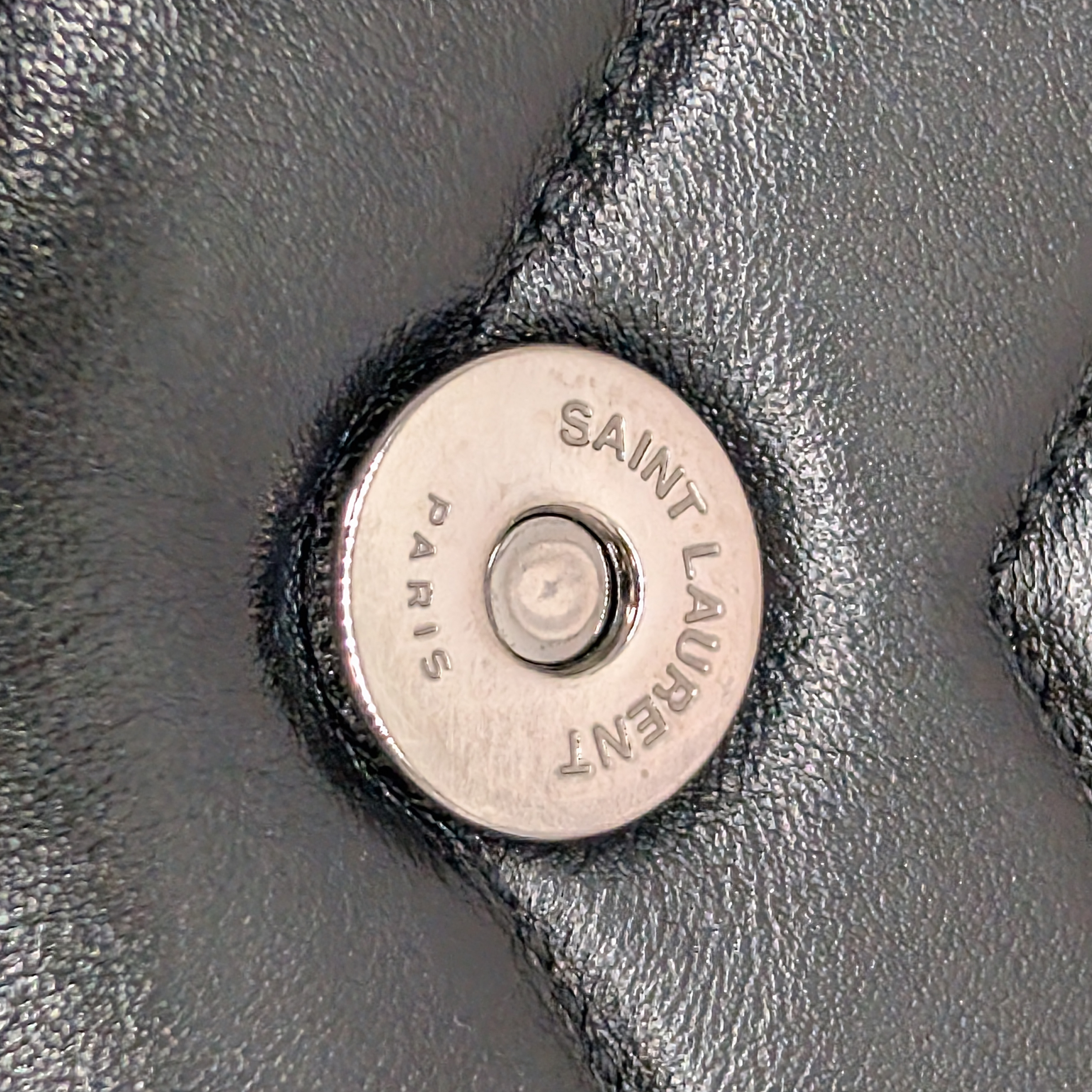 Yves Saint Laurent YSL Loulou Toy Medium Shoulder Bag Black