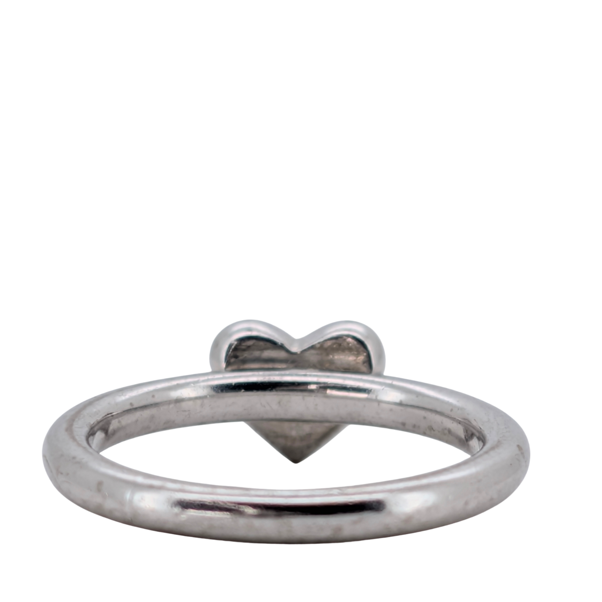18K White Gold Heart Diamond Ring
