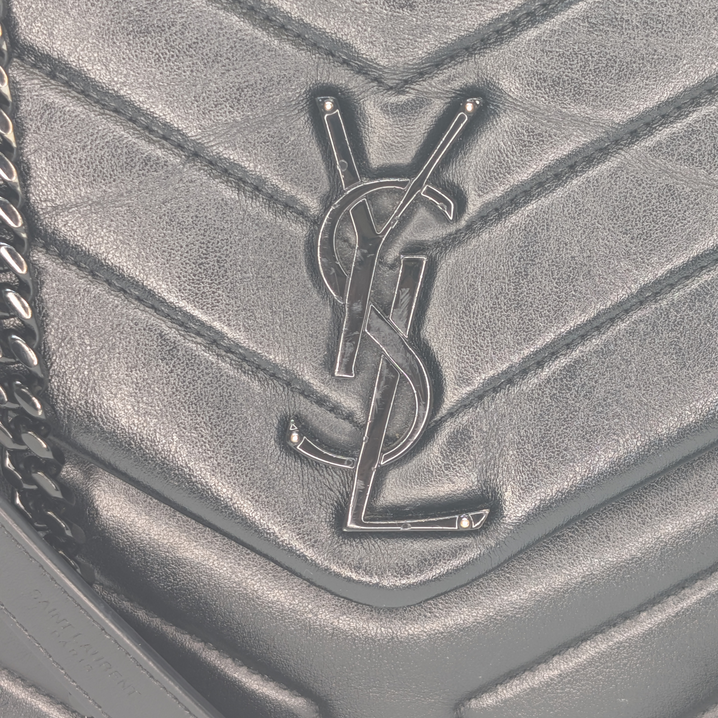 Yves Saint Laurent YSL Loulou Toy Medium Shoulder Bag Black