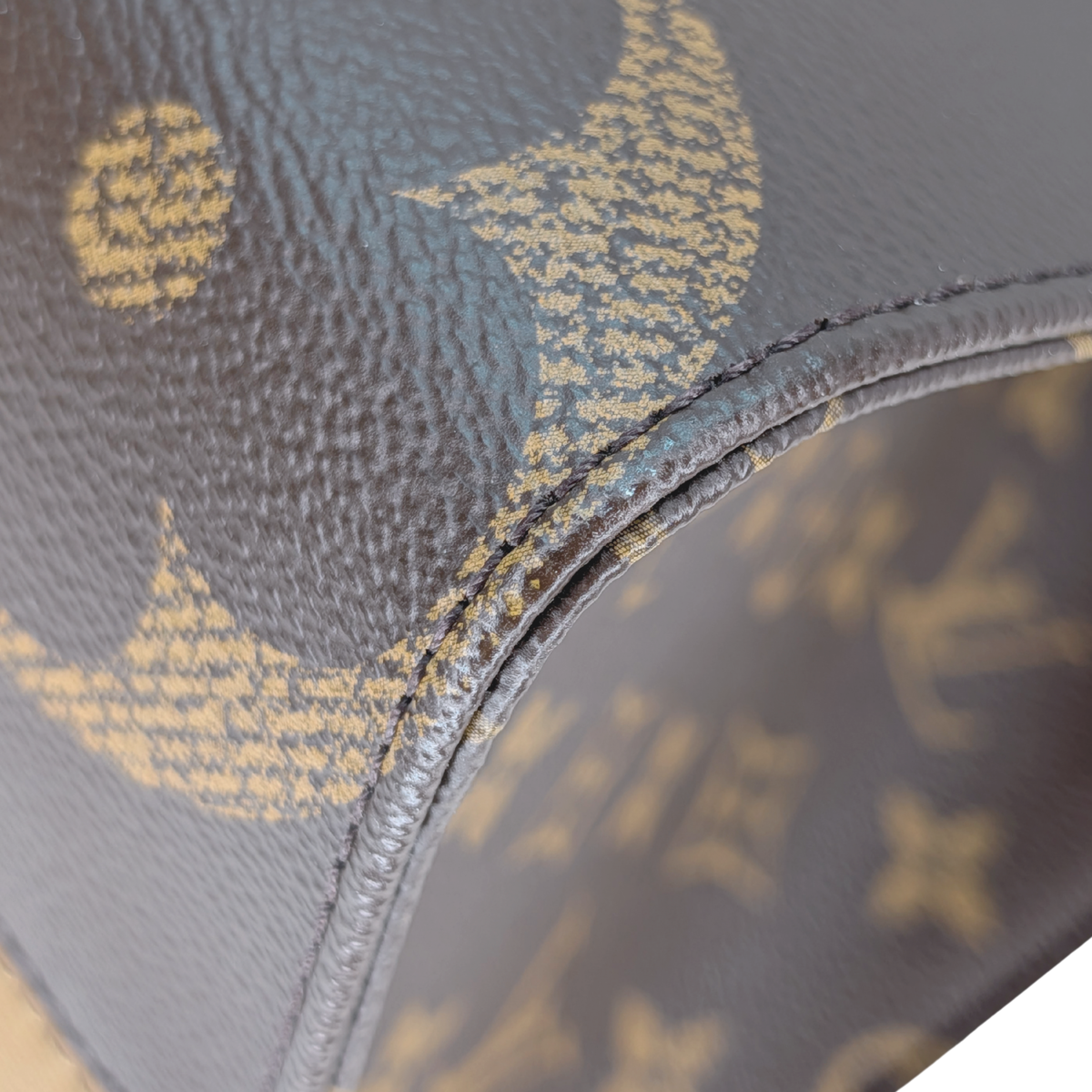 Louis Vuitton OnTheGo MM Shoulder Bag