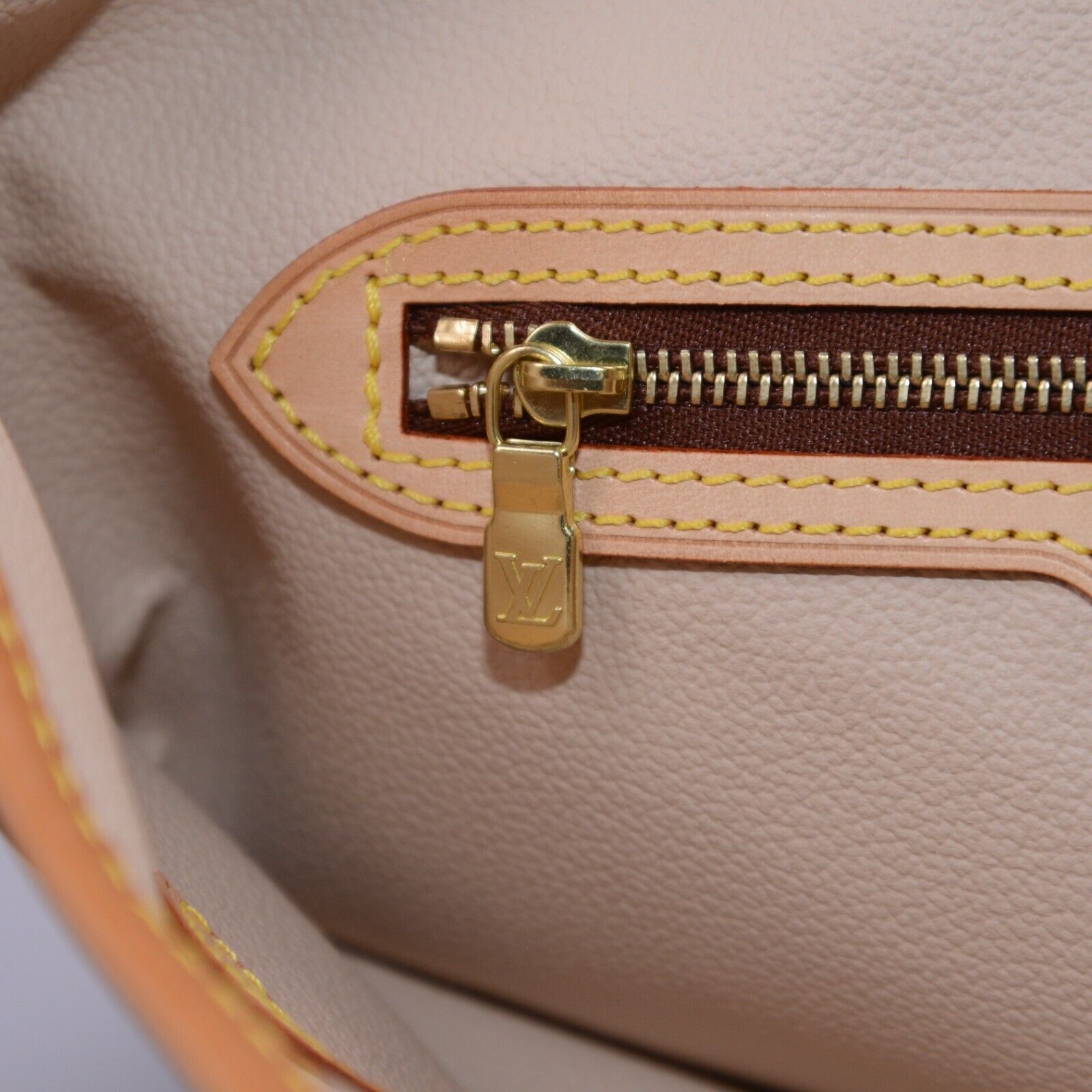 Louis Vuitton Bucket GM Monogram Tote Bag