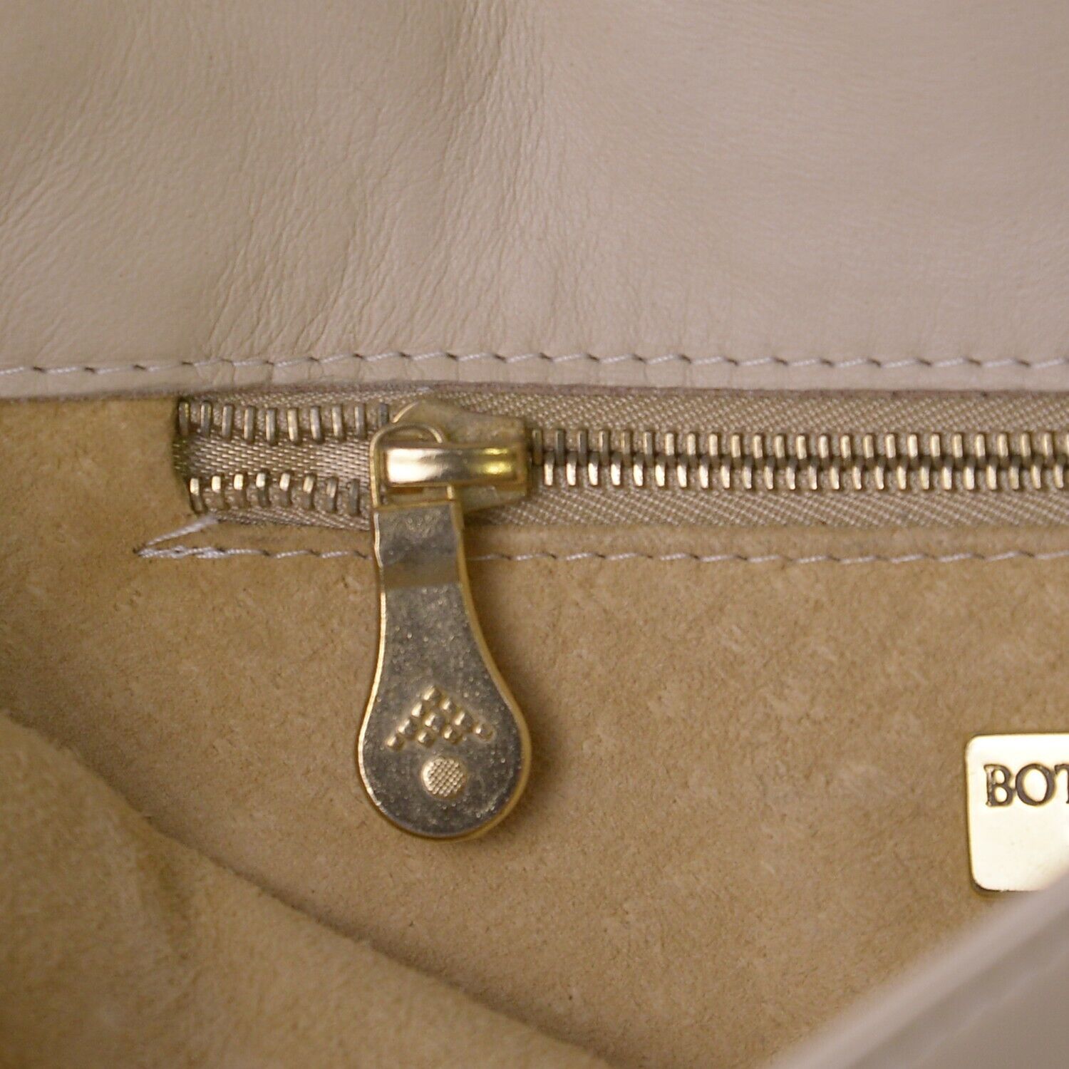Bottega Veneta Intrecciato Nappa Shoulder Bag Leather Ivory